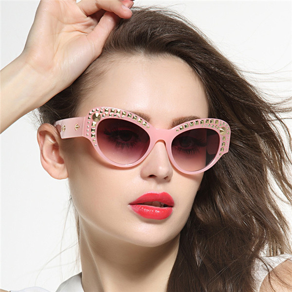 2015-Hot-Fashion-Women-ladies-fashion-UV400-Cat-Eye-sunglasses-brand-Sexy-Women-Rivet-studded-Silver